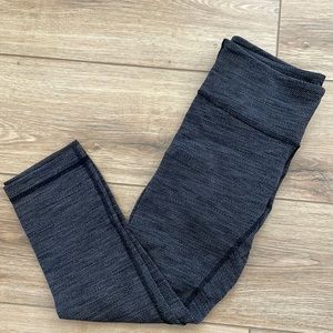 lululemon- size 4- low waist- lightly worn